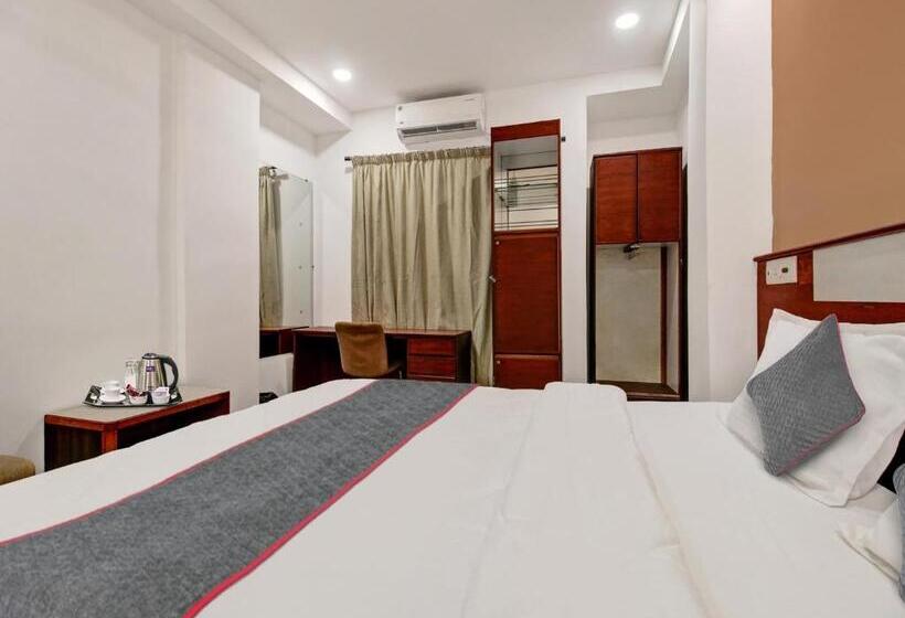 Quarto Triplo Clássico, Palette   Hotel Saket Greens