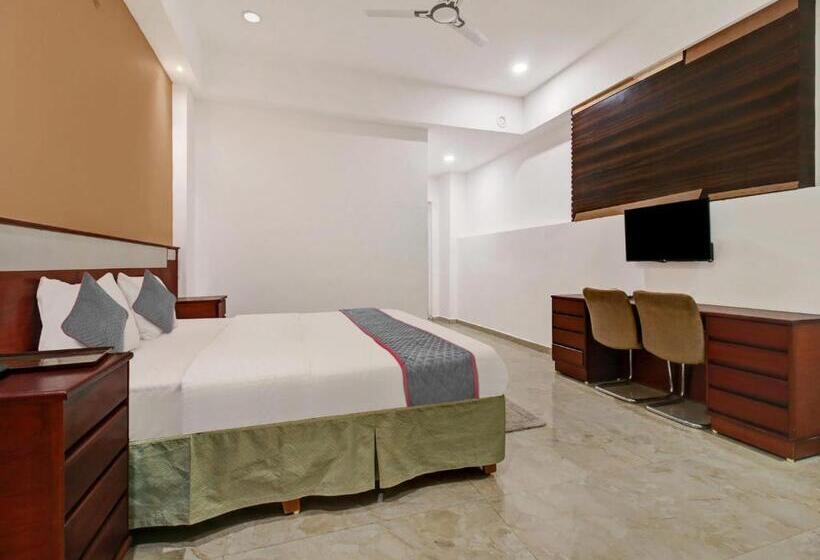 Quarto Triplo Clássico, Palette   Hotel Saket Greens