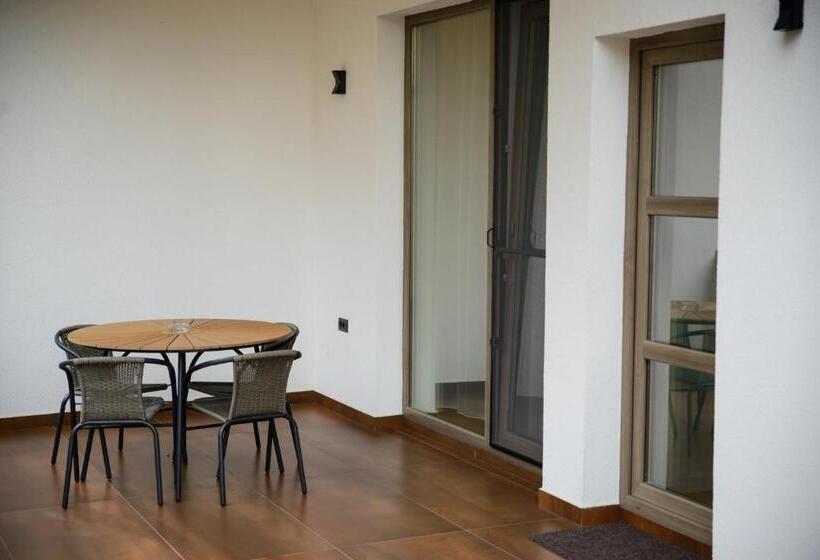 آپارتمان 1 خوابه, Forest Boutique