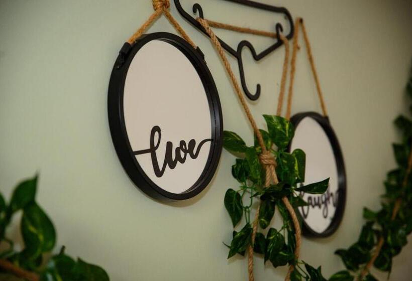 اتاق لوکس, Forest Boutique