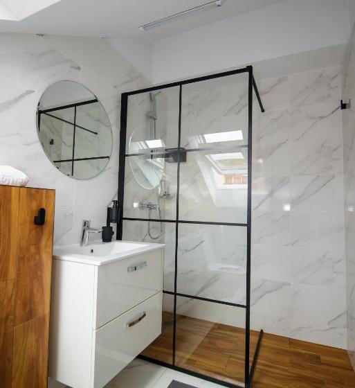 اتاق لوکس, Forest Boutique