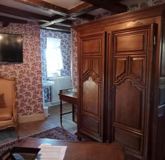Люкс Повышенной Комфортности, Château De Vassinhac Chambres D Hôtes Collonges La Rouge