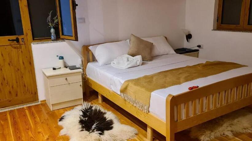 Cameră Triplă Standard cu Balcon, Cold Springs