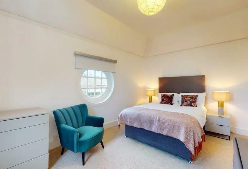 デラックスルーム, The Vicarage Tooting, Sw17