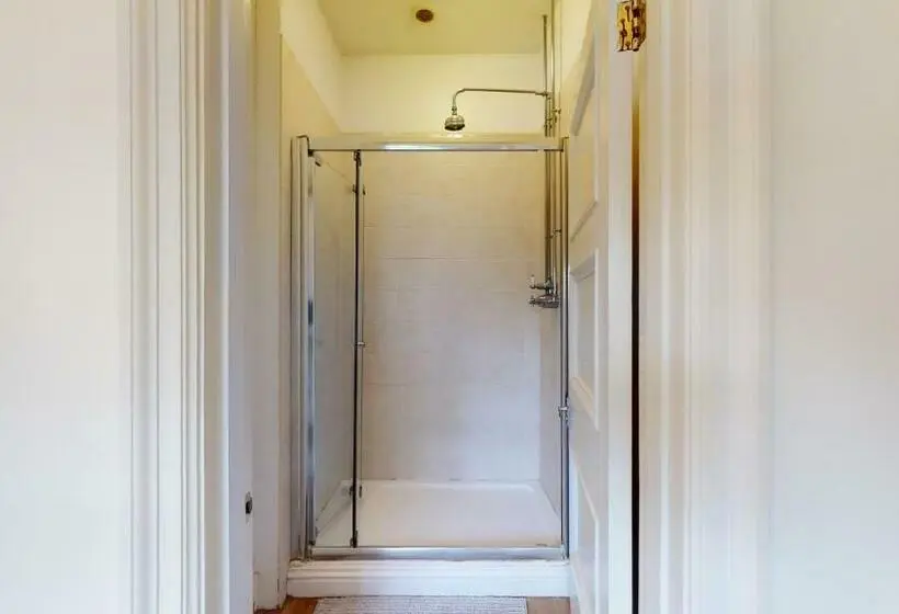デラックスルーム, The Vicarage Tooting, Sw17