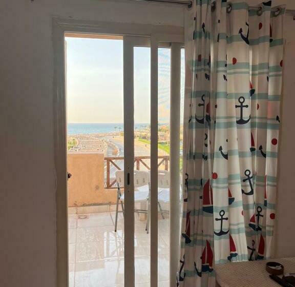 آپارتمان 1 خوابه با چشمانداز دریا, Stella Di Mare , Sea View ,el Ain El Sokhna , For Families Only
