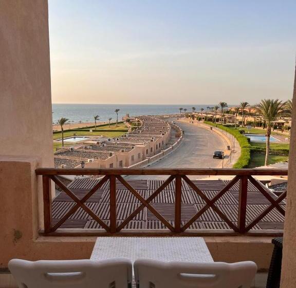 آپارتمان 1 خوابه با چشمانداز دریا, Stella Di Mare , Sea View ,el Ain El Sokhna , For Families Only