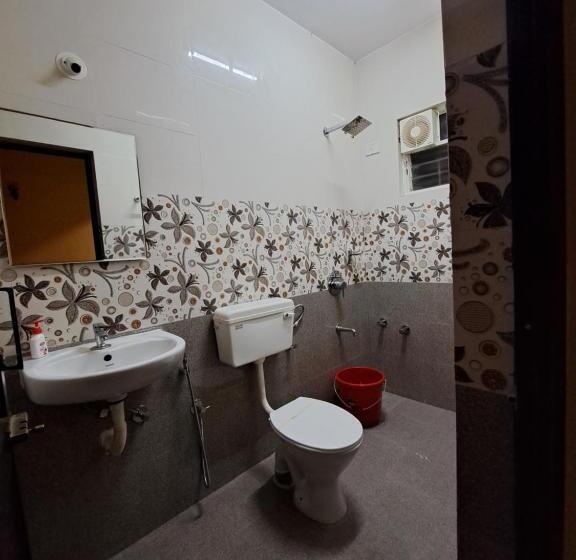 חדר משפחתי, D Souza S Guest House