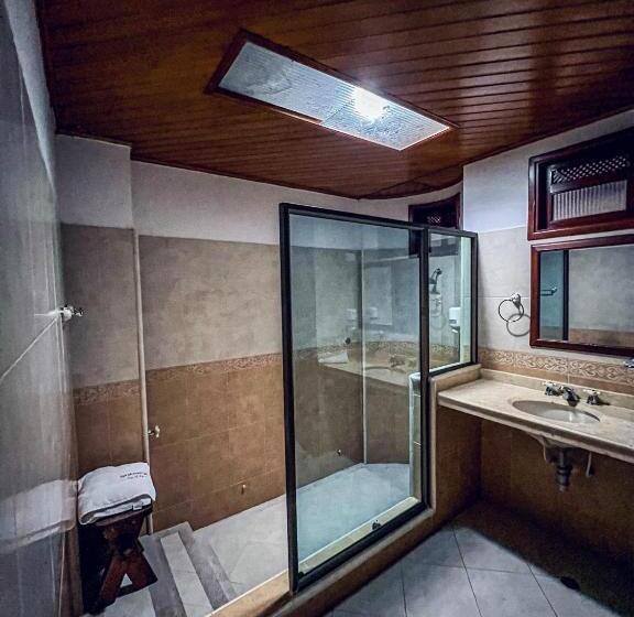 Полулюкс, Sunrise By Hype