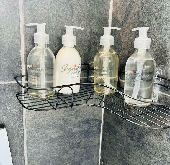 اتاق لوکس با تخت بزرگ, Signature Boutique Guesthouse