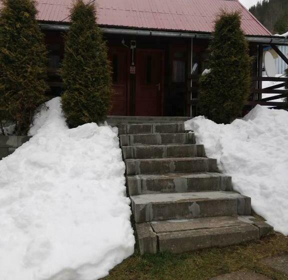 标准三人间, Pensiune Cristina Lacu Rosu