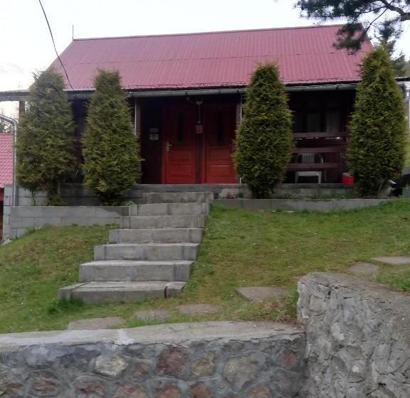 标准三人间, Pensiune Cristina Lacu Rosu