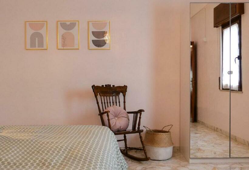 标准房带园景, 47, Vittorio Veneto