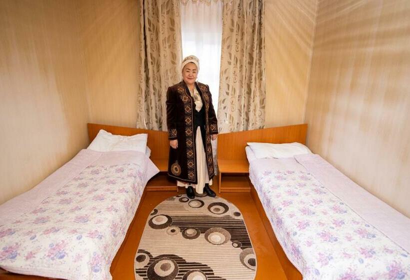 اتاق اکونومی, Anar Guest House