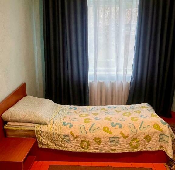 اتاق اکونومی, Anar Guest House