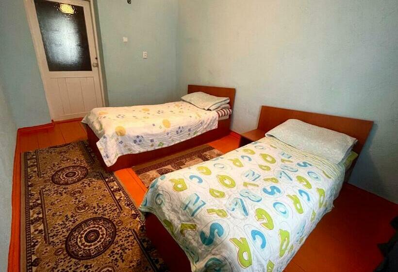 اتاق اکونومی, Anar Guest House