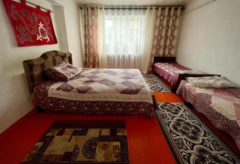 اتاق استاندارد چهار تخته, Anar Guest House