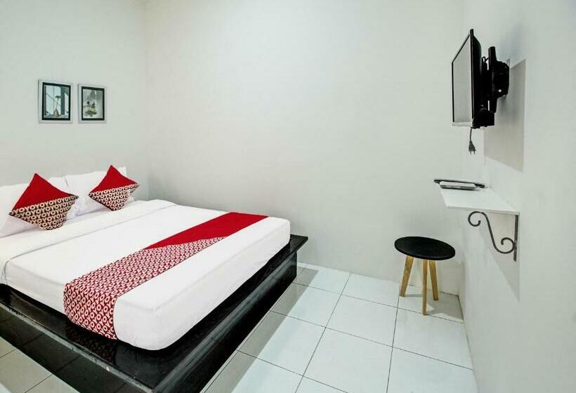 Standardrum, Oyo 92433 Sirih Gading Family Guest House