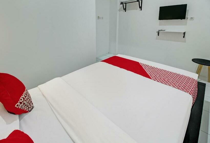 Standardrum, Oyo 92433 Sirih Gading Family Guest House