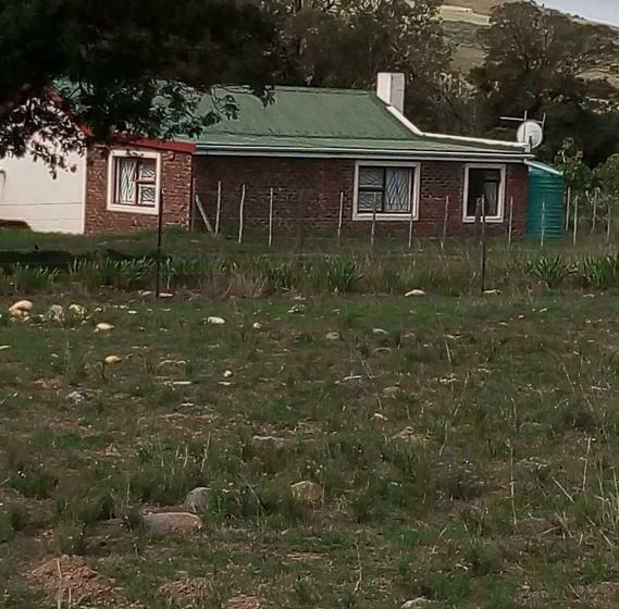 Дом 3 Спальни, Ouma S House