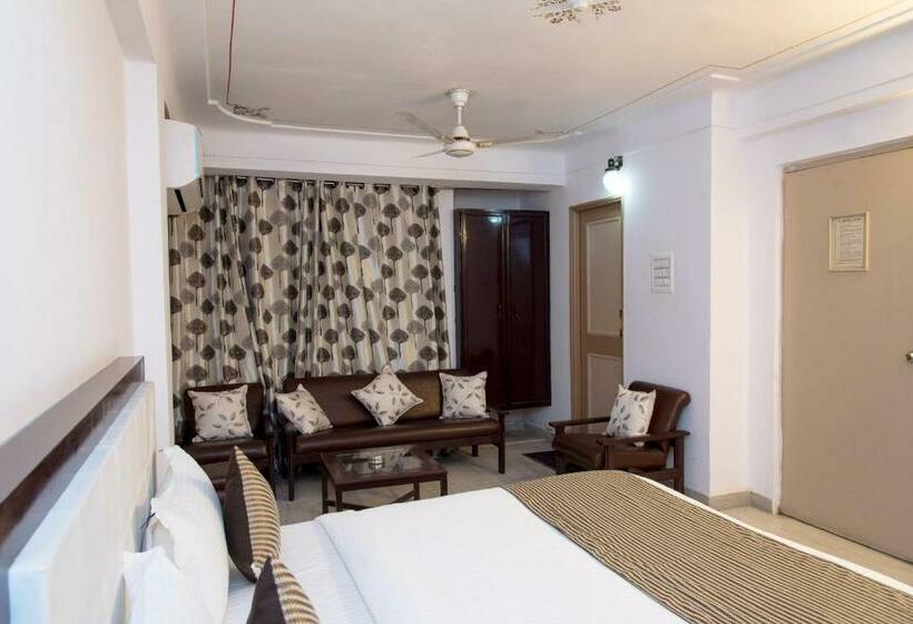 Háromágyas Classic Szoba, Super Collection O Lake Palace Road Formerly Green View