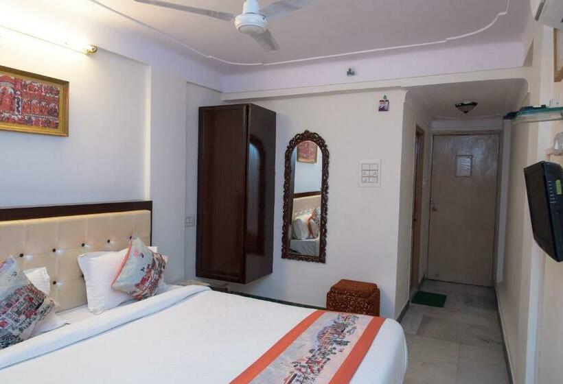 Háromágyas Classic Szoba, Super Collection O Lake Palace Road Formerly Green View