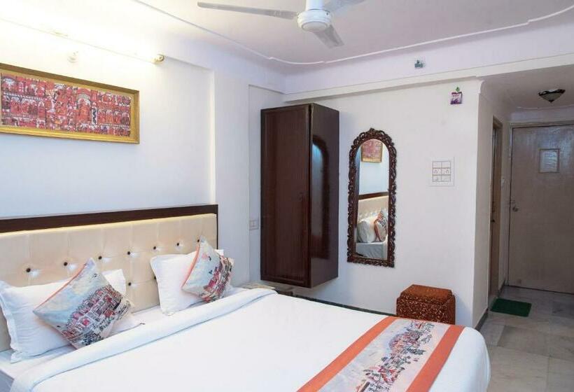 Háromágyas Classic Szoba, Super Collection O Lake Palace Road Formerly Green View