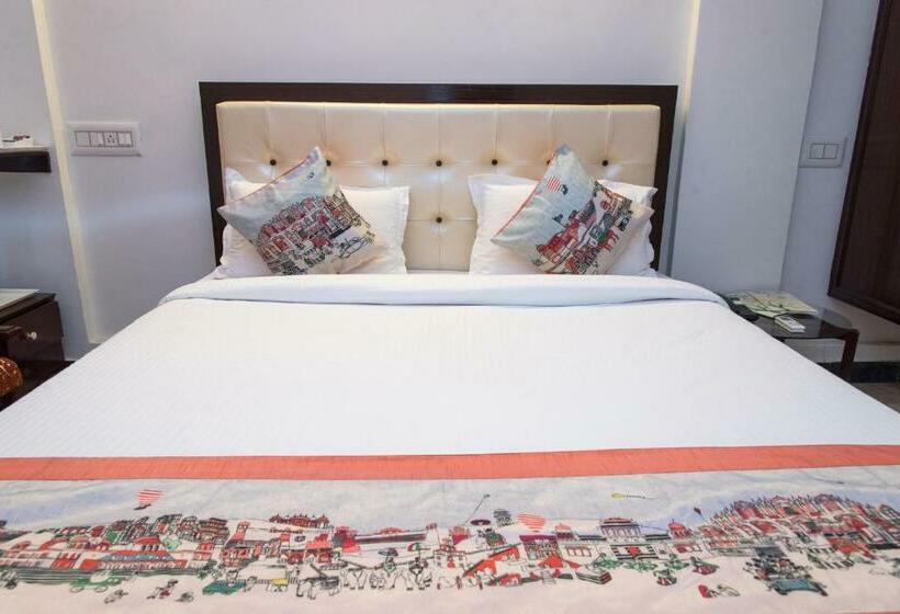 Háromágyas Classic Szoba, Super Collection O Lake Palace Road Formerly Green View