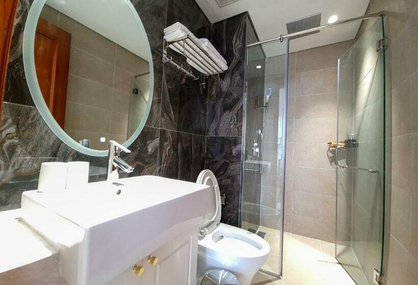 اتاق سوپریور با تخت بزرگ, Phúc Thắng