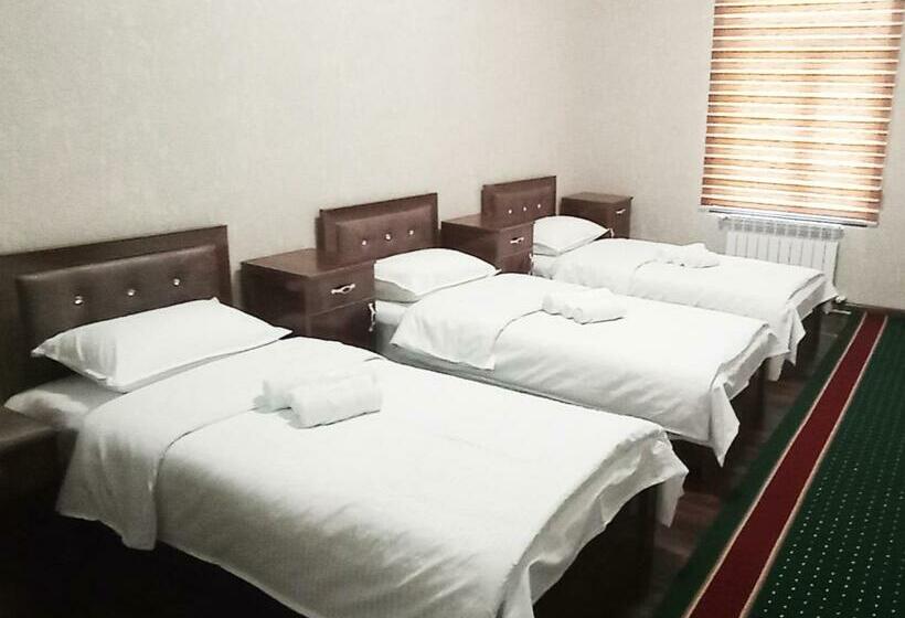 스탠다드 트리픔 룸 공동욕실, Muarum Hostel