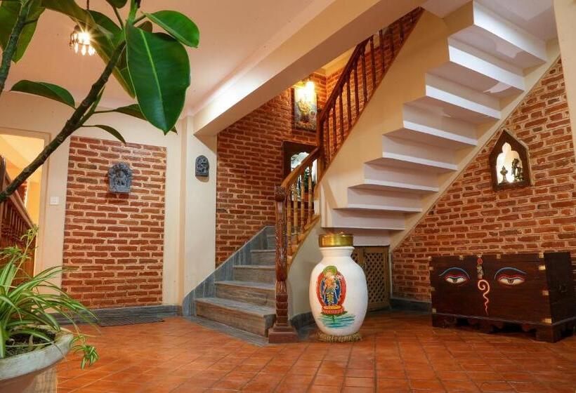 اتاق استاندارد با بالکن, Kaji Chen