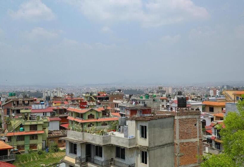 اتاق استاندارد با چشم‌انداز کوهستان, Kaji Chen