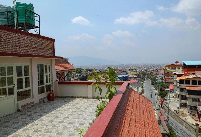 اتاق استاندارد با چشم‌انداز کوهستان, Kaji Chen