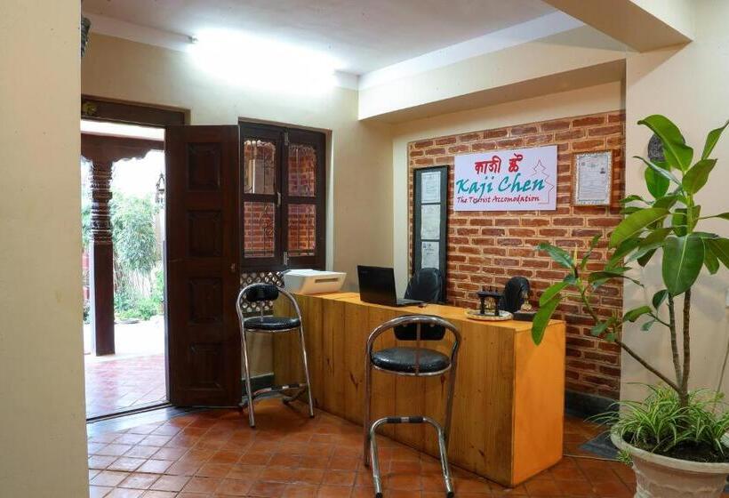 اتاق لوکس, Kaji Chen