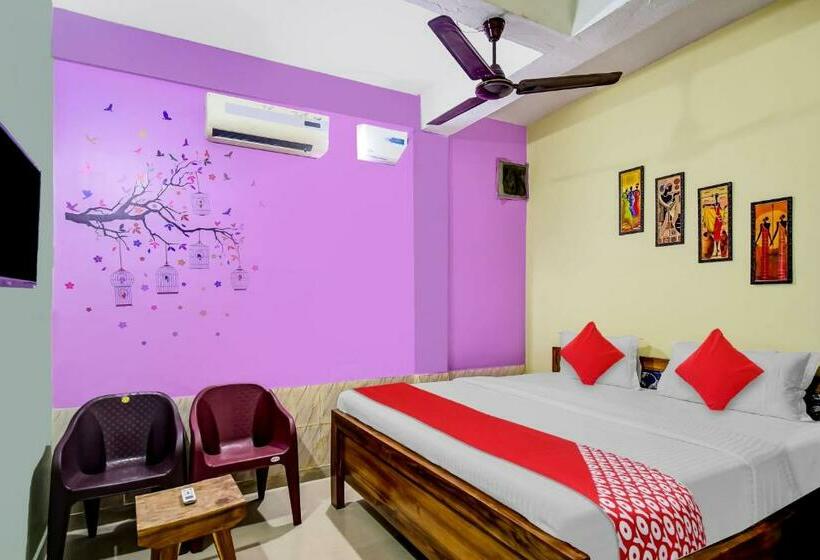 غرفة كلاسيكية ثلاثية, O Mo