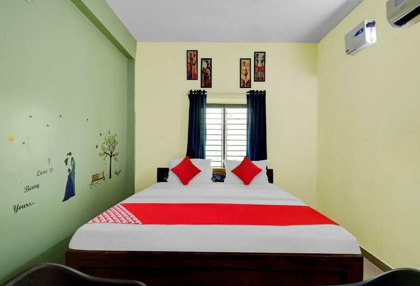 غرفة كلاسيكية ثلاثية, O Mo