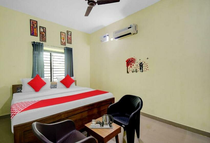 غرفة كلاسيكية ثلاثية, O Mo