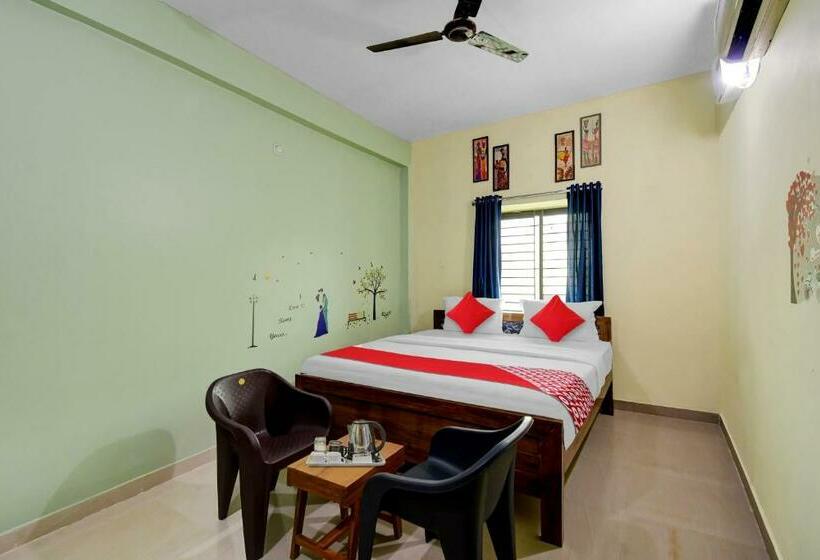 غرفة كلاسيكية ثلاثية, O Mo