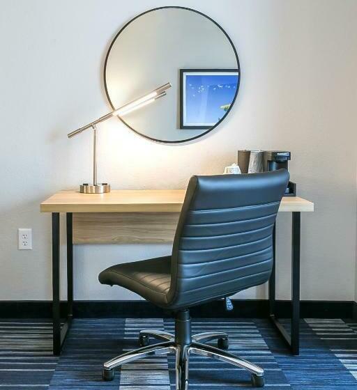 غرفة قياسية, Winds Hotel At Crosswinds Casino