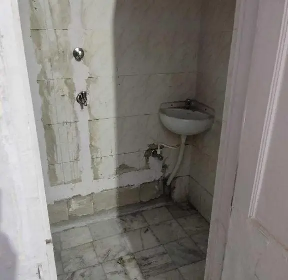 トリプルクラシックルーム, Swaraj Guest House