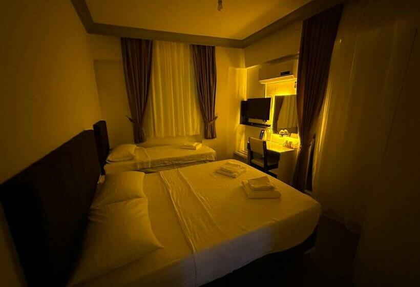 اتاق استاندارد با بالکن, Ezel Group