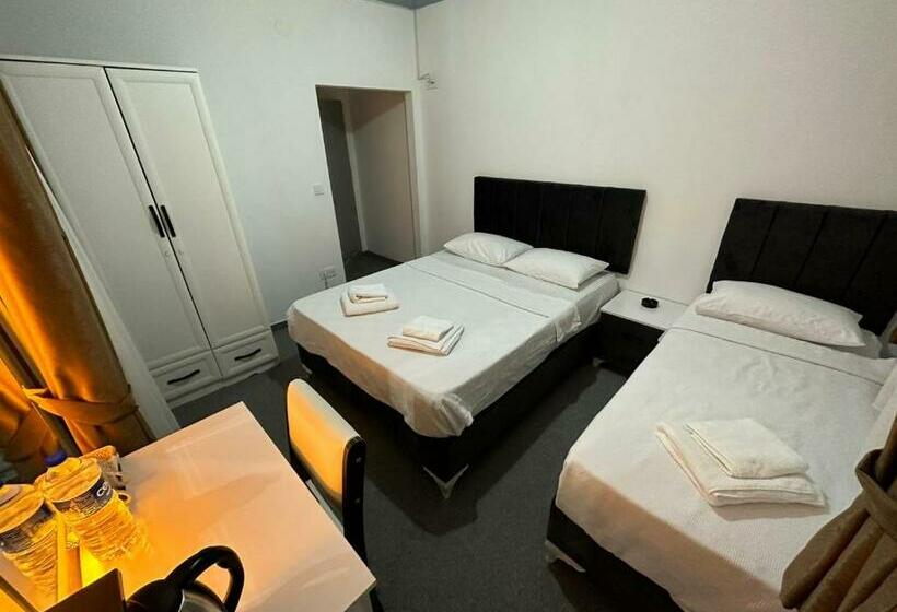 اتاق استاندارد با بالکن, Ezel Group