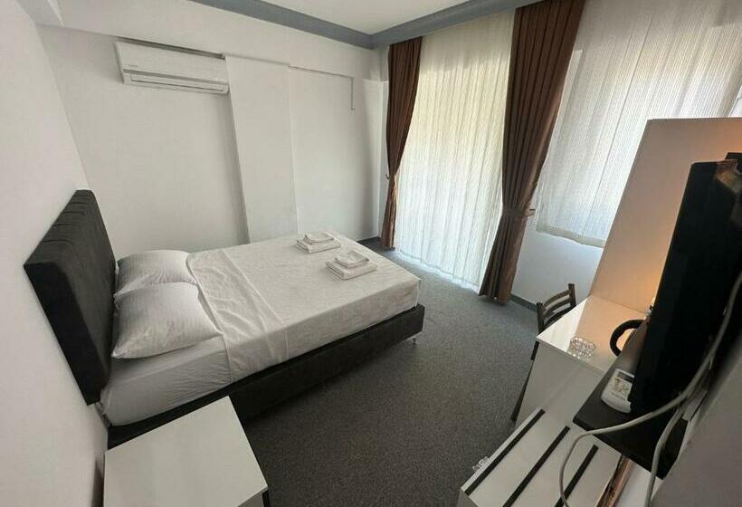 اتاق استاندارد با بالکن, Ezel Group