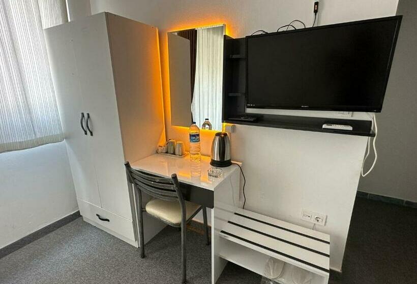 اتاق استاندارد با بالکن, Ezel Group