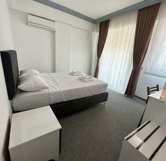 اتاق استاندارد با بالکن, Ezel Group