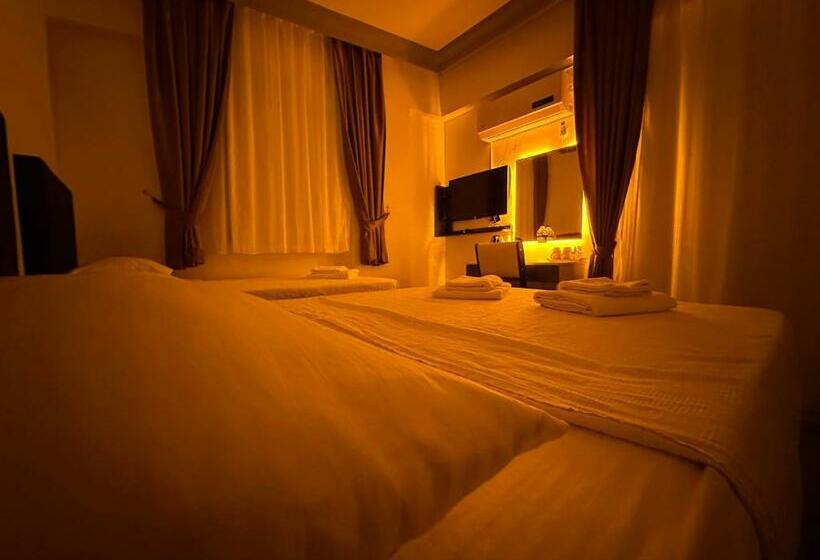 اتاق استاندارد با بالکن, Ezel Group