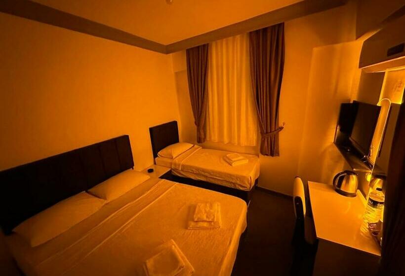 اتاق استاندارد با بالکن, Ezel Group