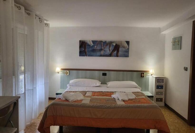 标准间, Villa Rosa