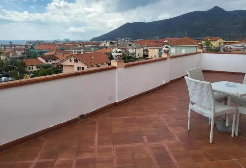 اتاق استاندارد سه نفره, Villa Rosa