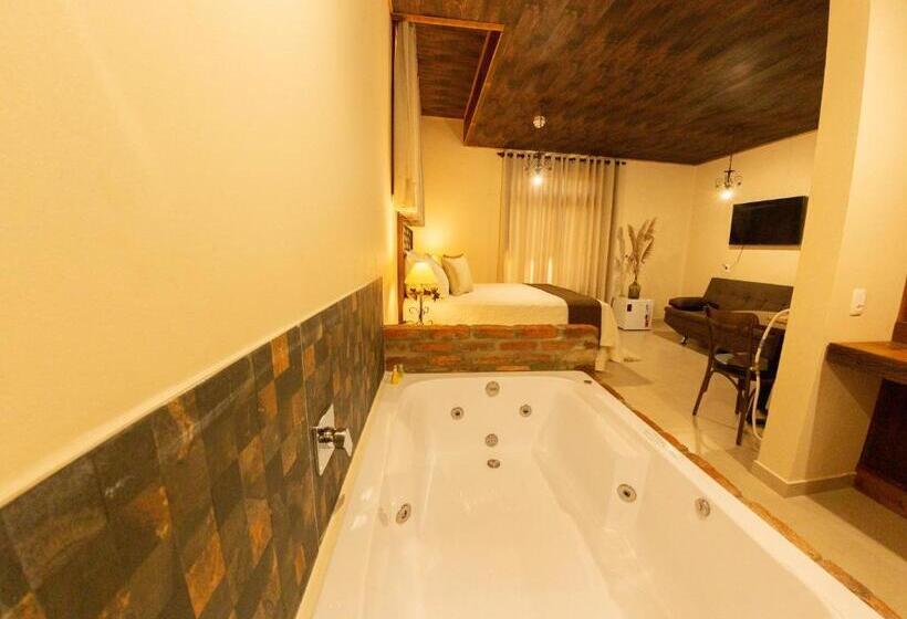 带按摩浴盆的套房, Pousada Rosa Maria